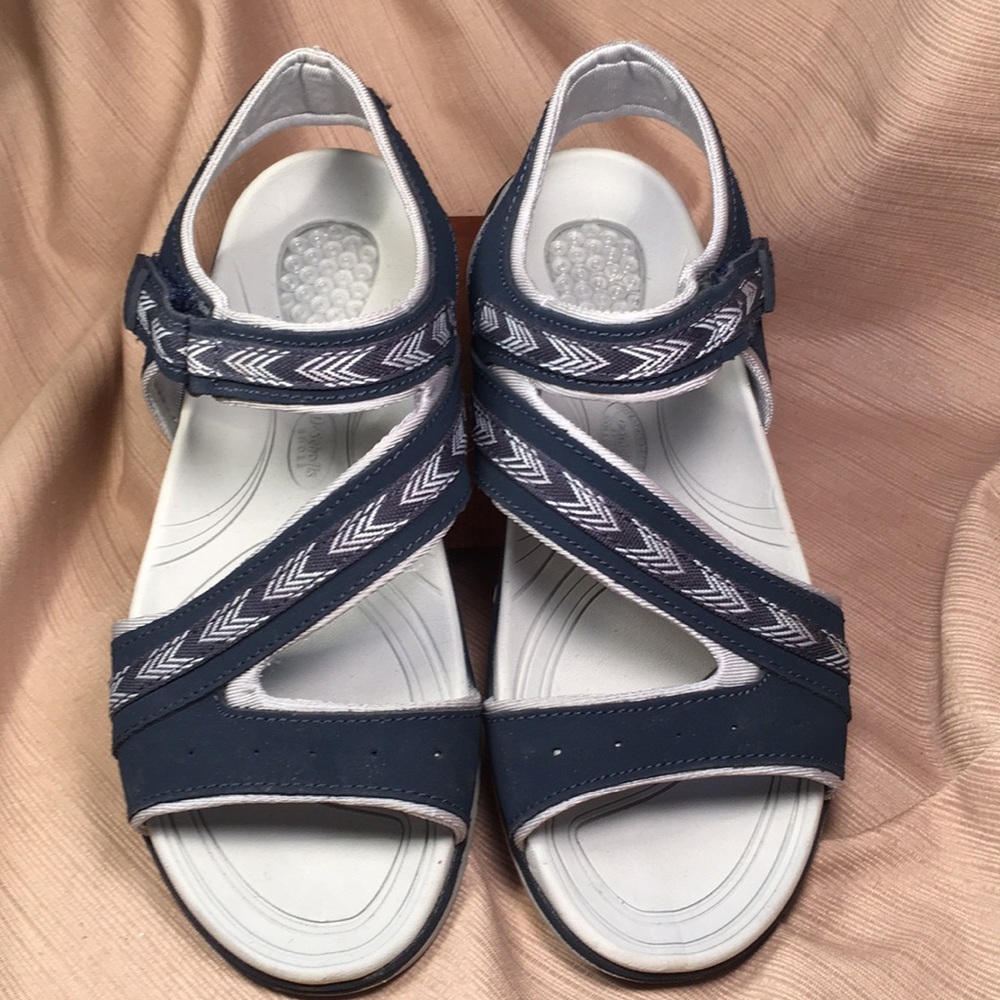 DrScholls NWOT leather sandals, comfortable